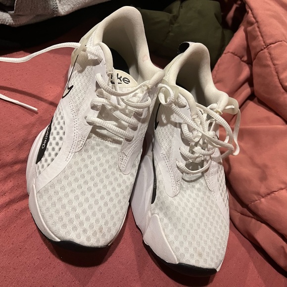 Nike Shoes - Nike Superrep Go 2